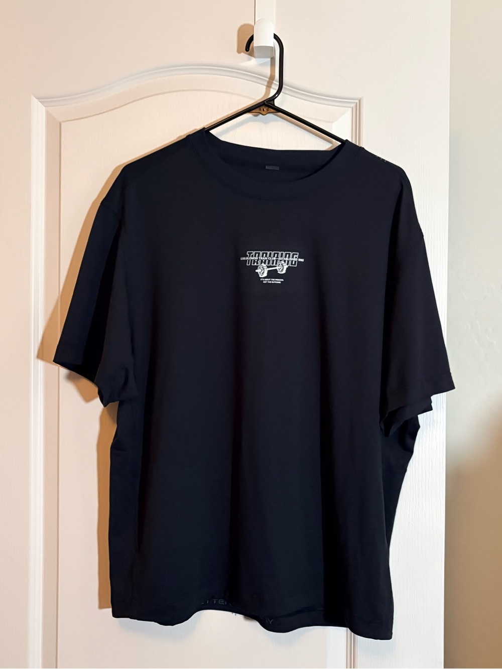 Lululemon Men’s EasySet Train Short-Sleeve Shirt Graphic. RARE SZ Medium